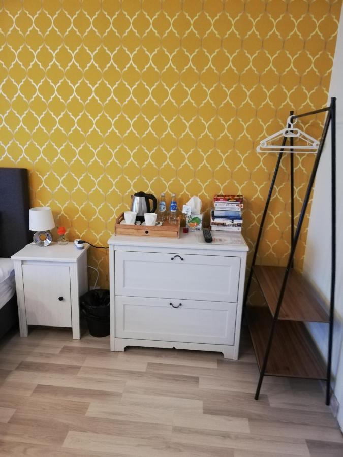 7Th Room Guest House Oswiecim Bagian luar foto